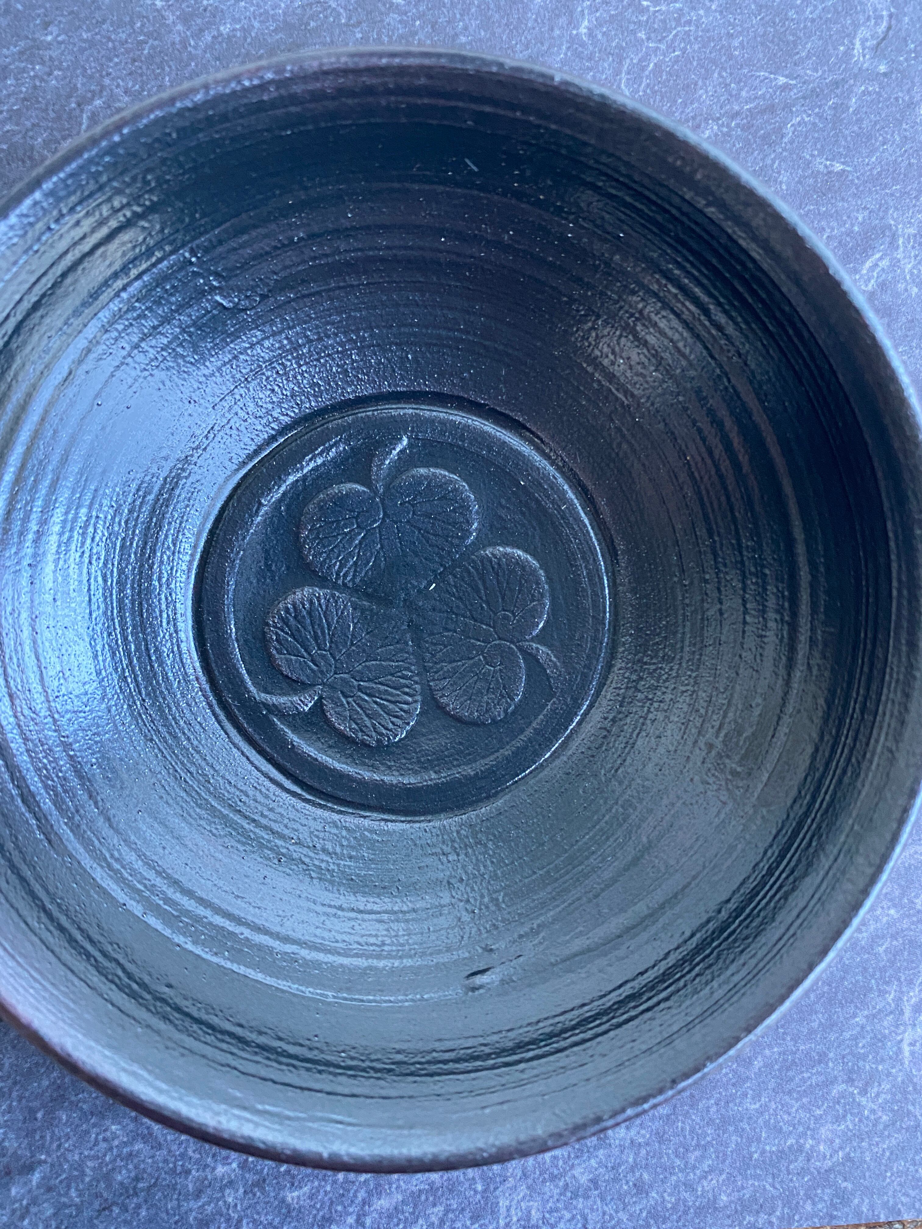 直透窯 / 丹黒 出世盃 / 家康公ゆかりの志戸呂焼 徳川三つ葉葵紋 | 直透窯