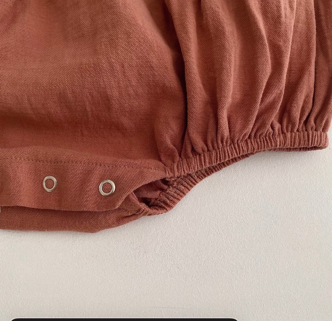 ナチュラル刺繍ロンパース》》》》》》》インテリア 海外子供服 ロンパース ガール 女の子 プチプラ インポート ナチュラル ワントーン