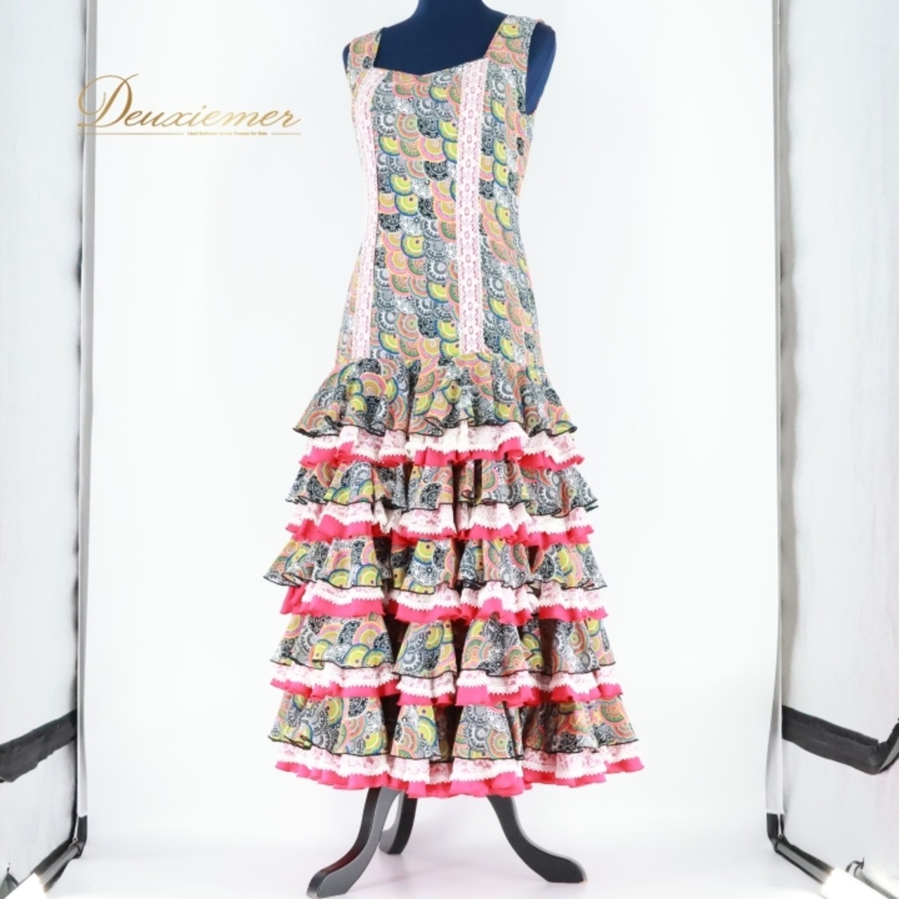 フラメンコ 衣装 ワンピース ドレス ボランテ フリル レース 柄 模様 ピンク 紺 白 ボリューム ダンス 発表会 ネイビー系 ピンク系 ホワイト系 ゴージャス エレガント 大人用 女性用 パーティ ステージ衣装 フェスティバル おしゃれ 踊り用 ダンス衣装