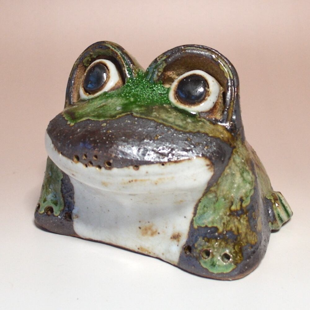 信楽焼　手作り出目立ち蛙　(特大) 　蛙　カエル　かえる 信楽焼 手作り出目立ち蛙 (特大) 蛙 カエル かえる 信楽焼 出目蛙（豆