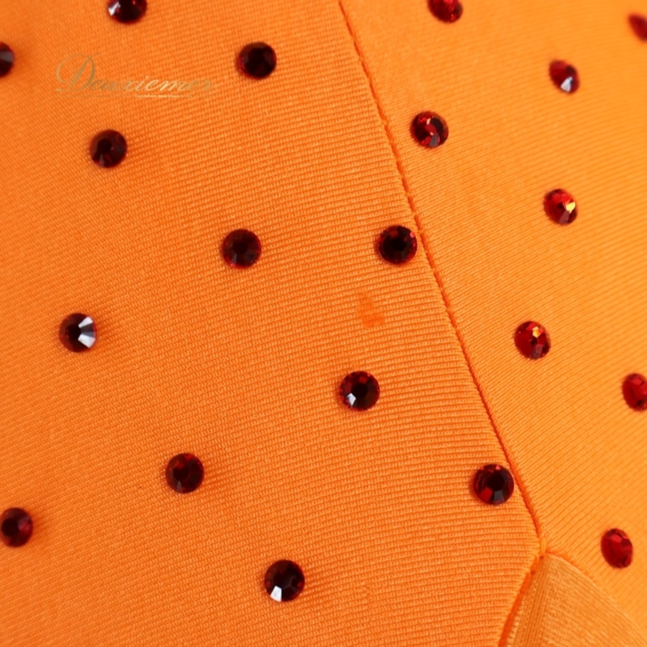 社交ダンス 衣装 スタンダード ドレス ワンピース デモ 競技 ダンス パーティ 発表会 黒 フロート フリル レース オレンジ系 ブラック系 フリル付きオレンジドレス デモ用コスチューム 競技用ドレス 華やか おしゃれ スカートボリューム ダンスパフォーマンス