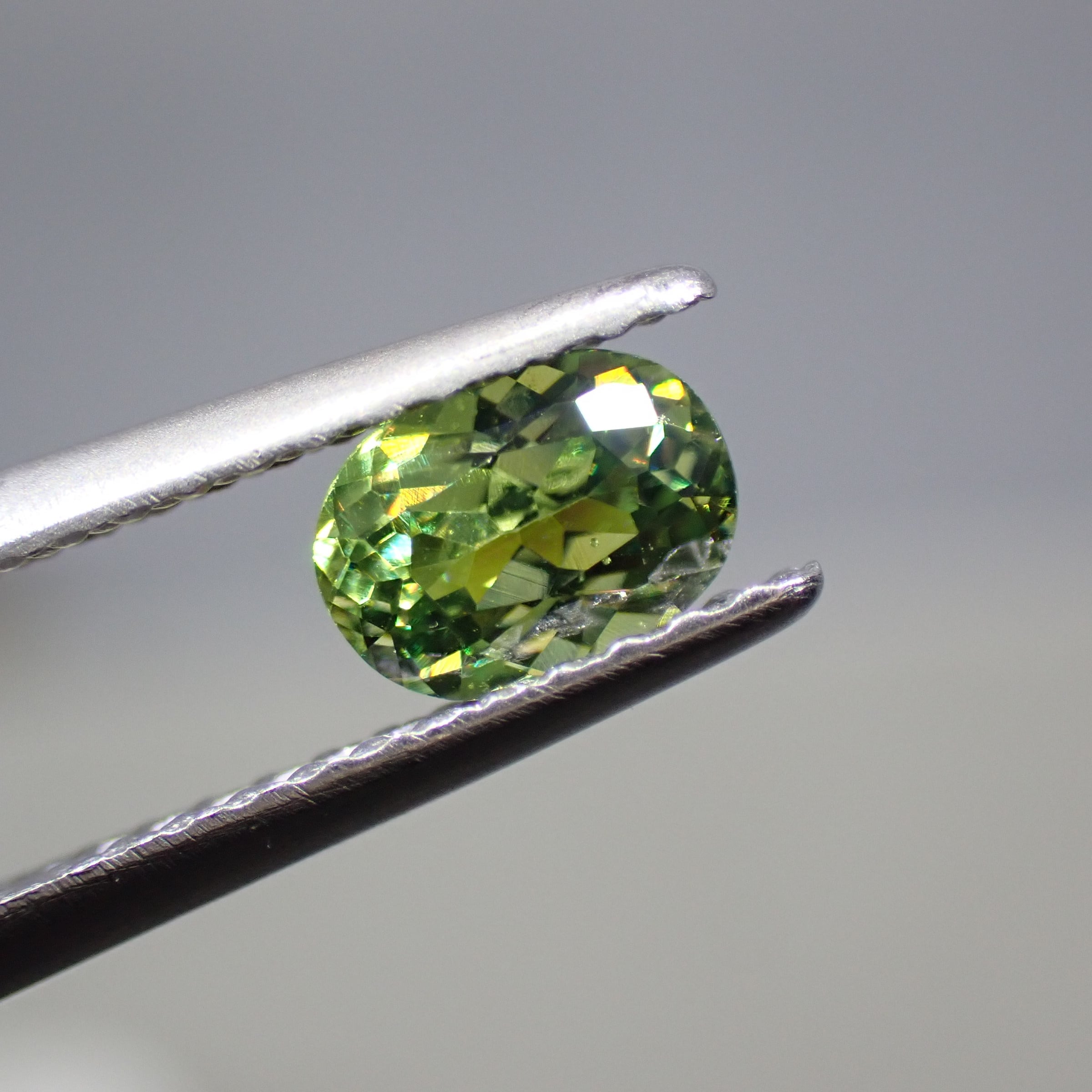 ファイア◎輝きが強いナミビア産デマントイドガーネット0.498ct | 宝石