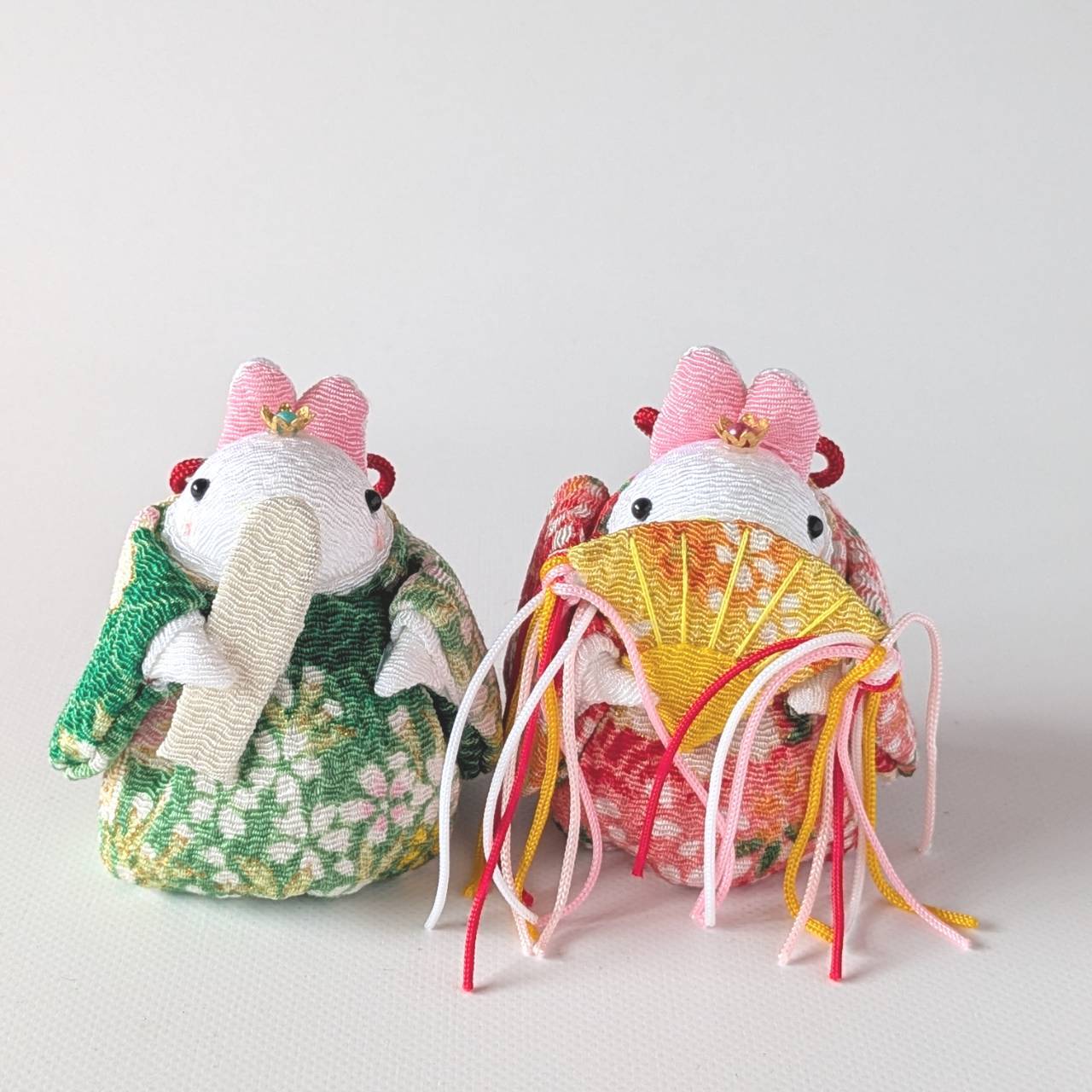 【おひなさまうさちゃん】桜青海波柄 (男雛:緑色 女雛:赤色)初節句 雛人形