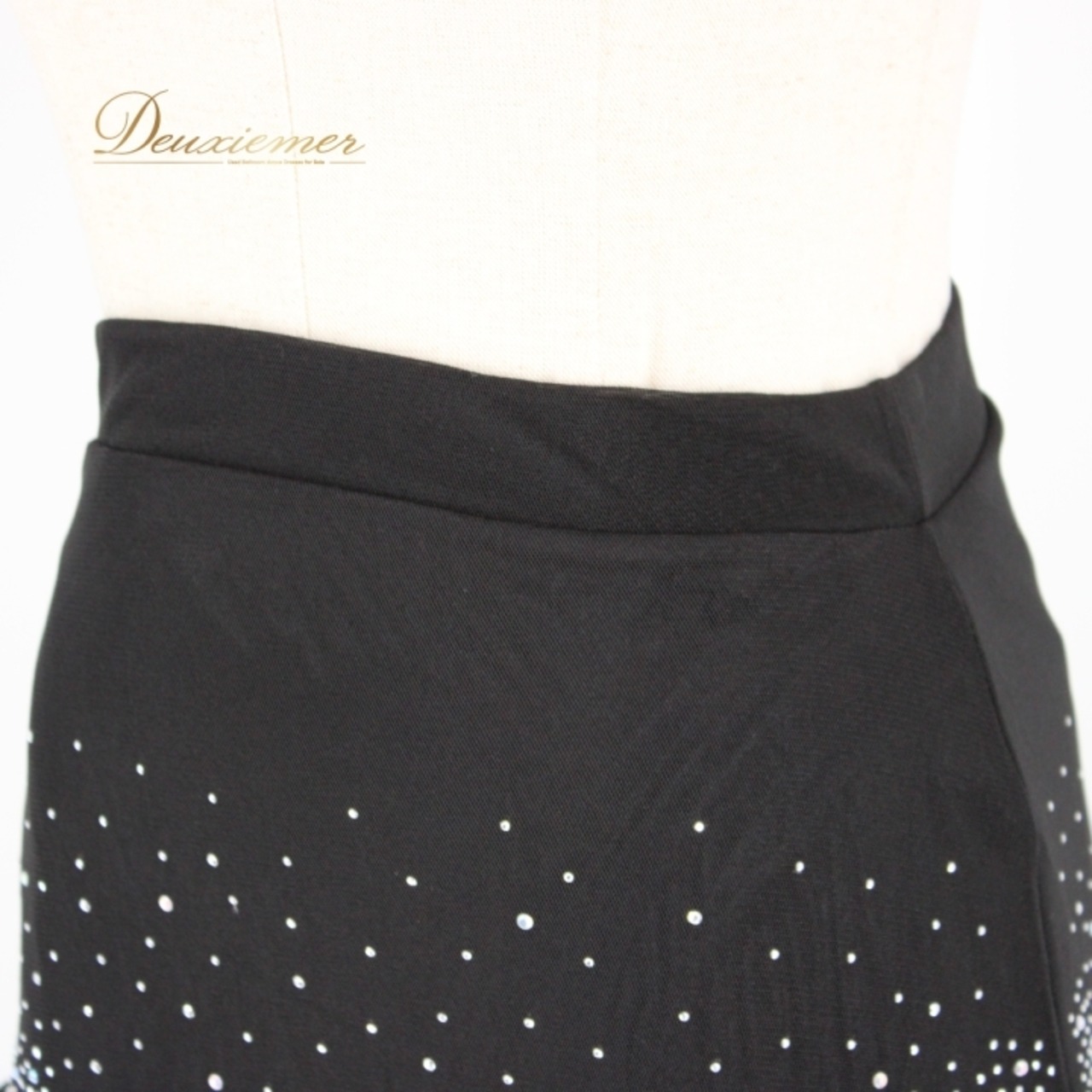 社交ダンス 衣装 スタンダード スカート レッスンウェア A vivare アビバーレ 黒 ブラック系 レース 練習着 ラインストーン 透け感 上品 スカート レディース ダンスウェア 練習用 ストレッチ 上級者 初心者 フェミニン モダン ダンス用 黒いスカート エレガント シンプル ディテール 光沢感 ブラックドレス パーティー用品 スタイルアップ 薄手 整形美人 感度良い 装飾 雰囲気作り