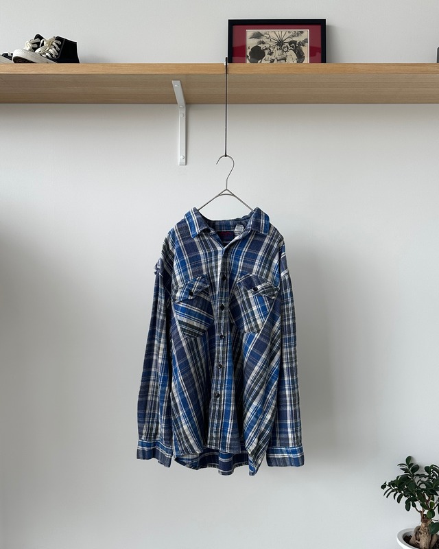 -DAKOTA- Vintage 90s XL Flannel Check Shirt