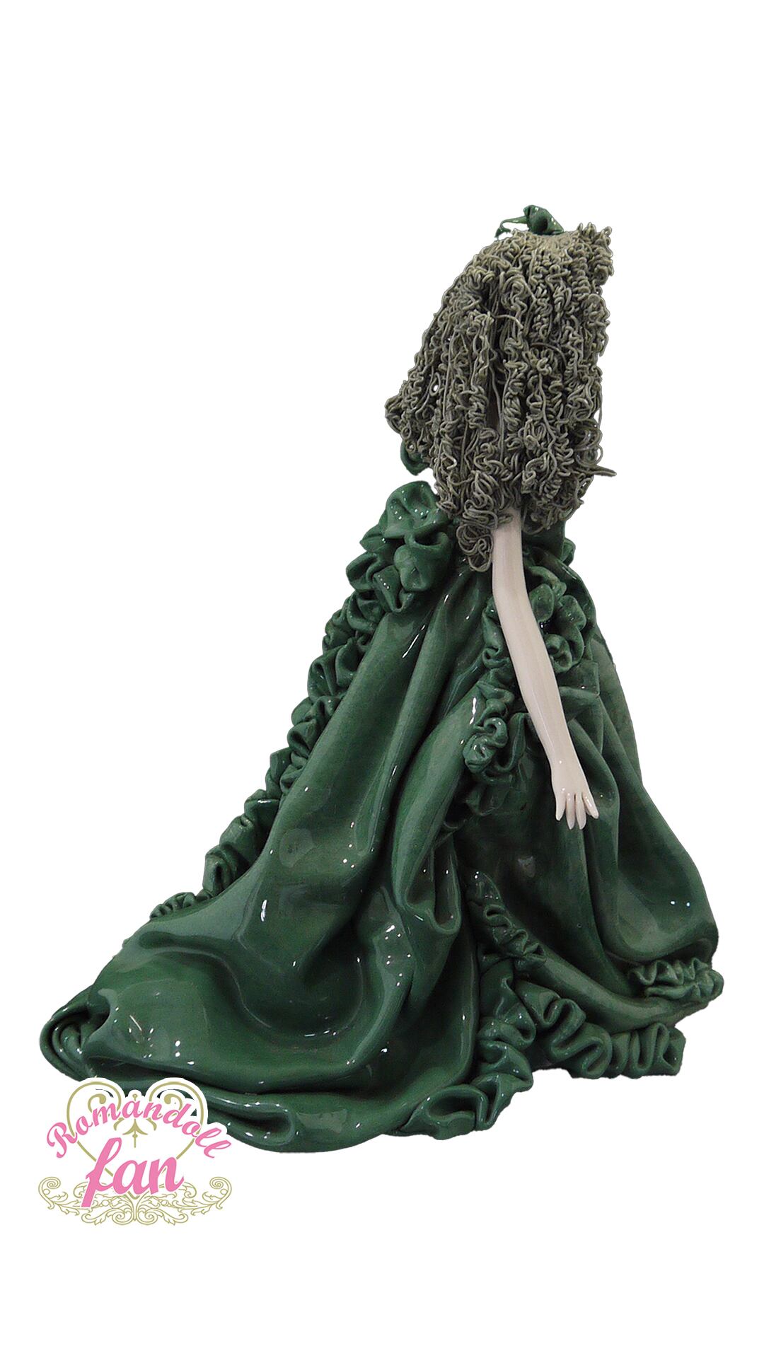 作品販売：陶磁器人形「翠雨（すいう）」深い森を思わせるエレガントな