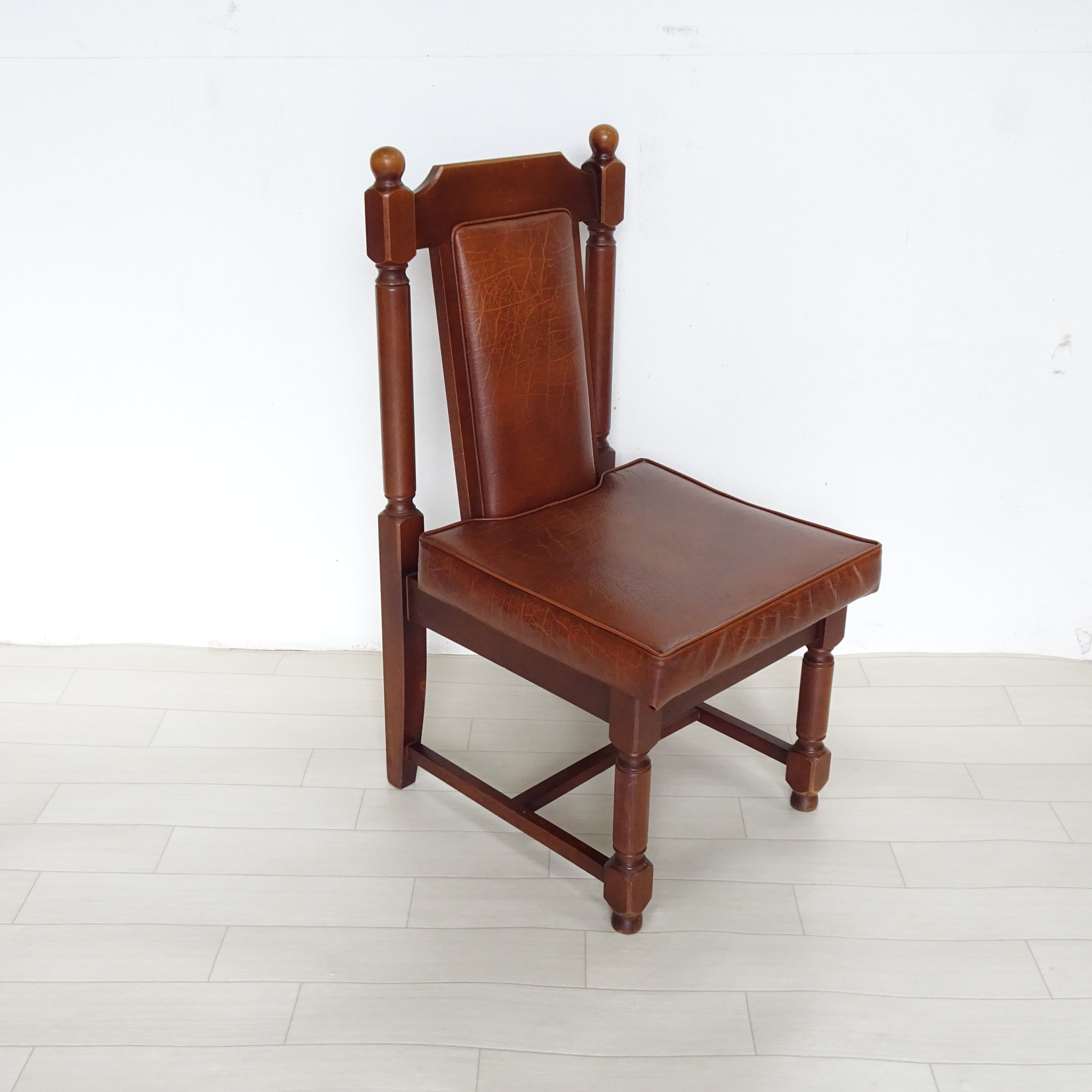 週末値下げ。カントリー椅子 上板橋珈琲館 椅子 | 純喫茶家具の村田商會