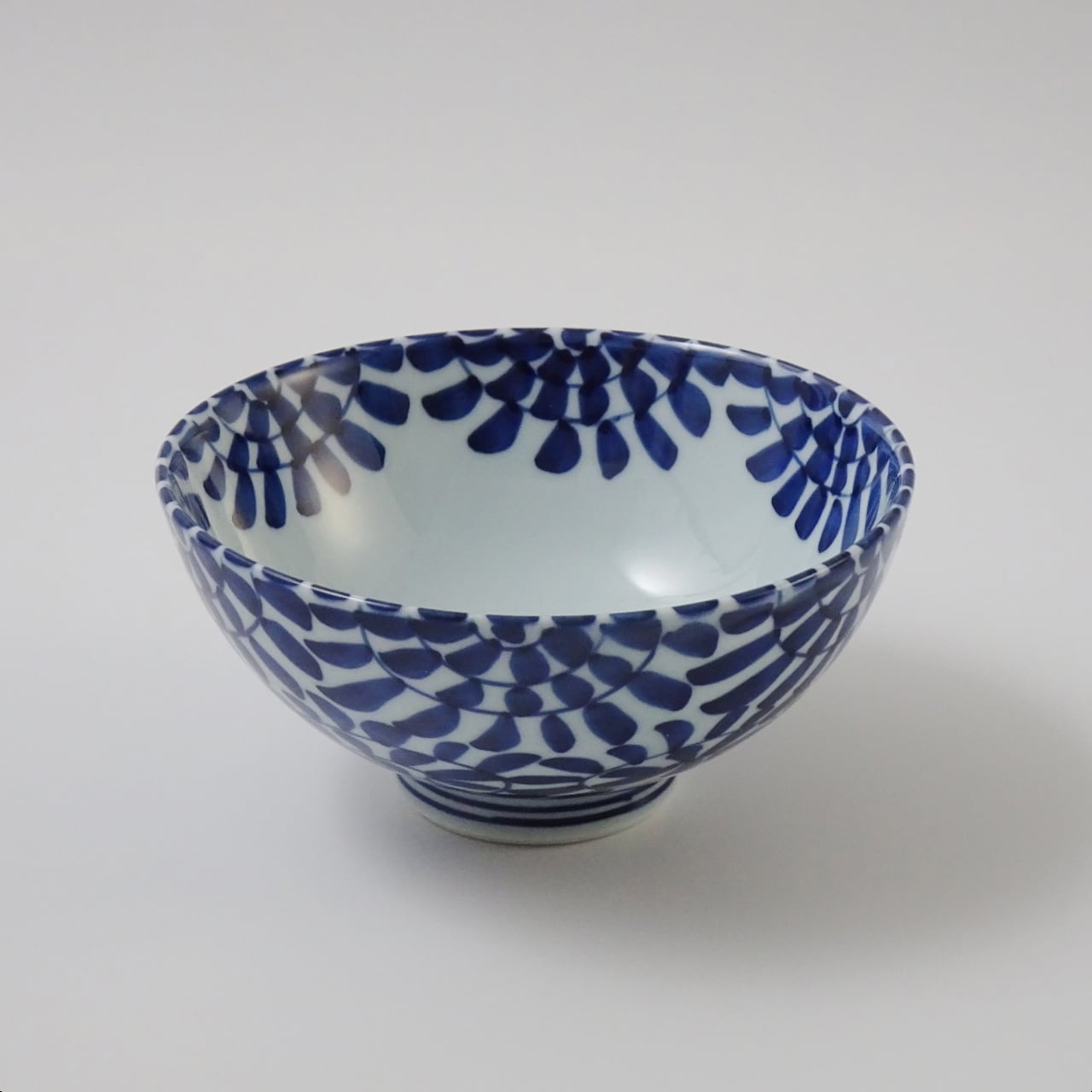 波佐見焼 たこ唐草 茶碗青（大）（1ヶ入化粧箱） | 有田焼 かどすみ商店