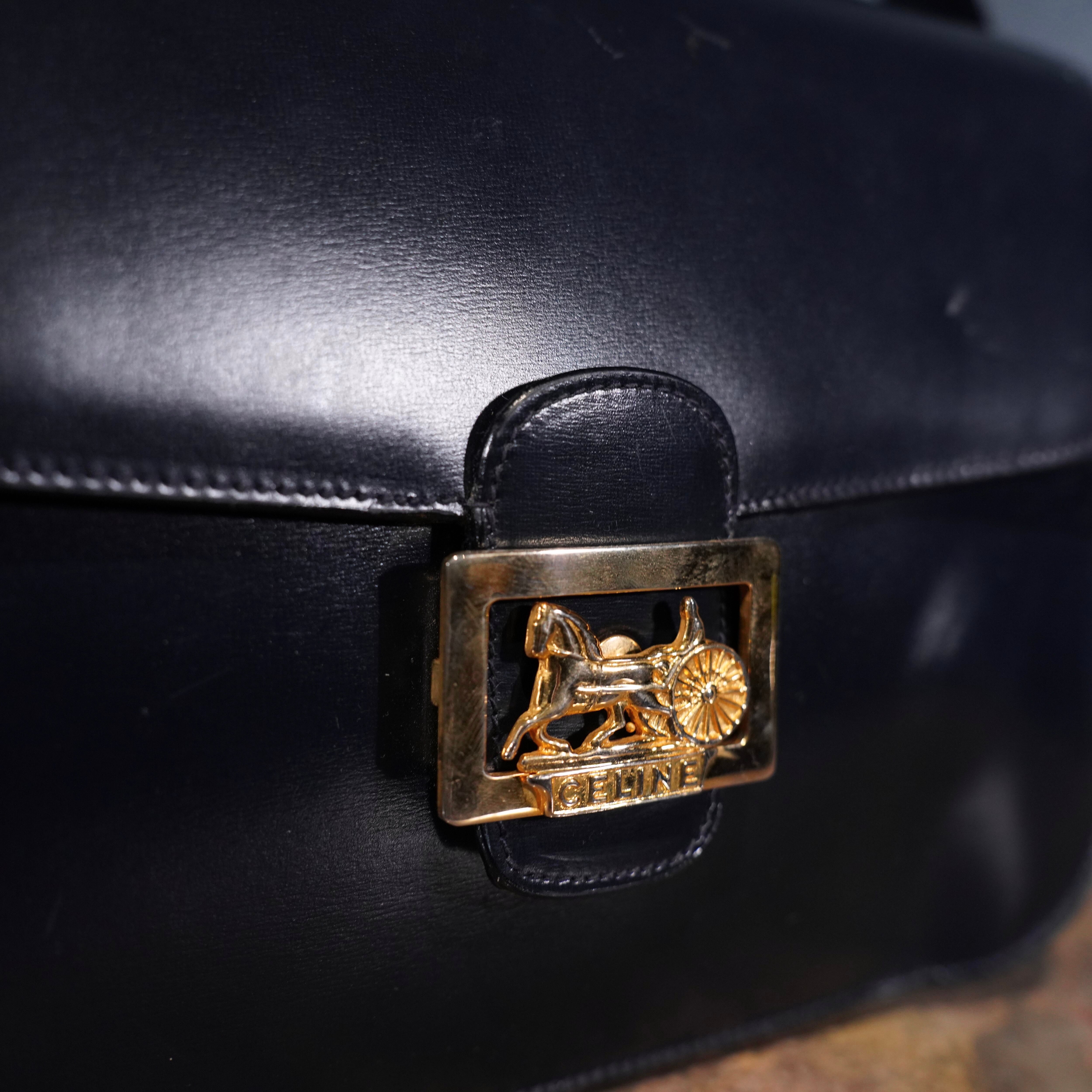 ビンテージ　CELINE オールドセリーヌ　馬車ロゴ　ポロ　刻印金釦　LL CELINE CARRIAGE LOGO DESIGN LEATHER SHOULDER BAG/オールドセリーヌ
