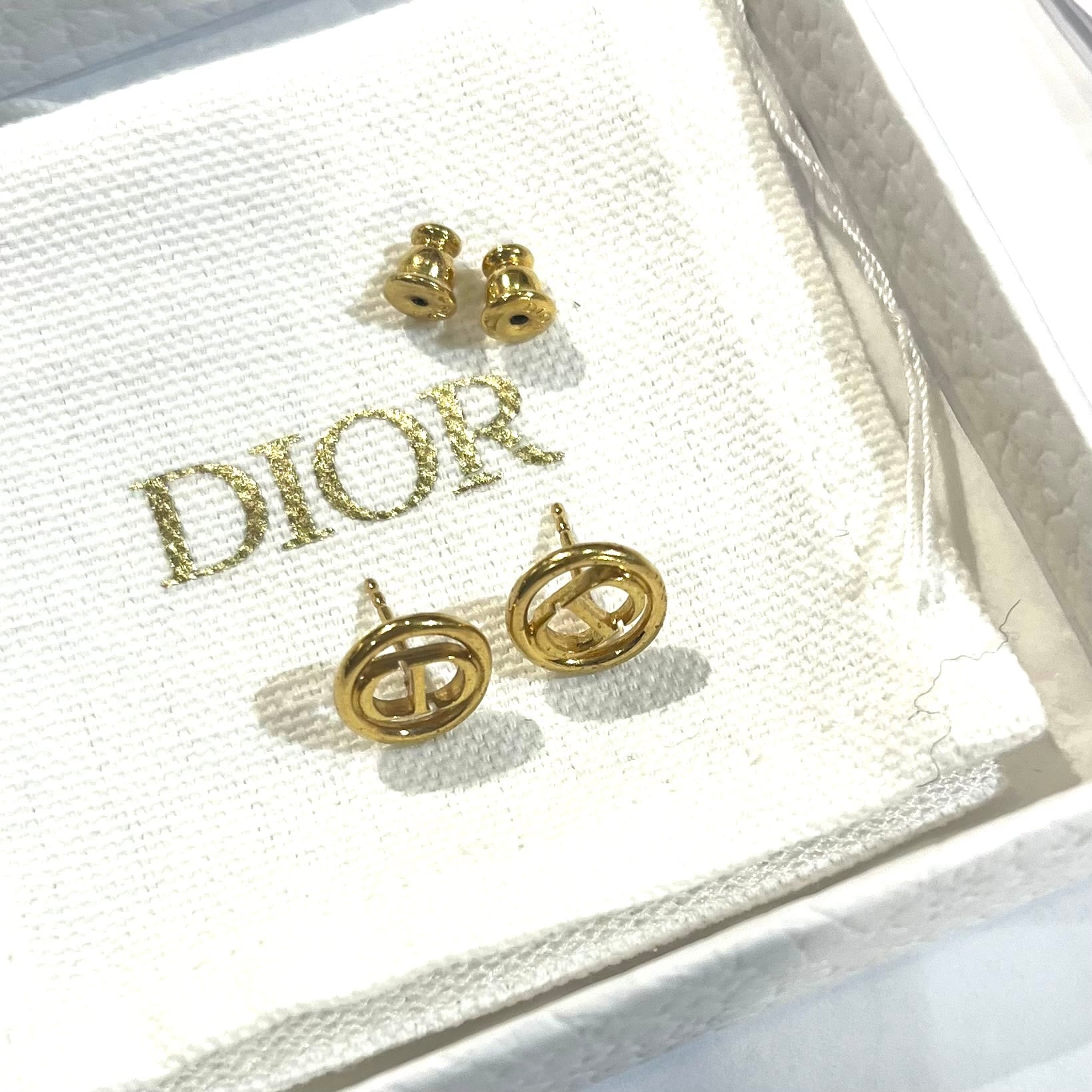 Christian Dior】2152 30 Montaigne スタッドピアス／ゴールドカラー