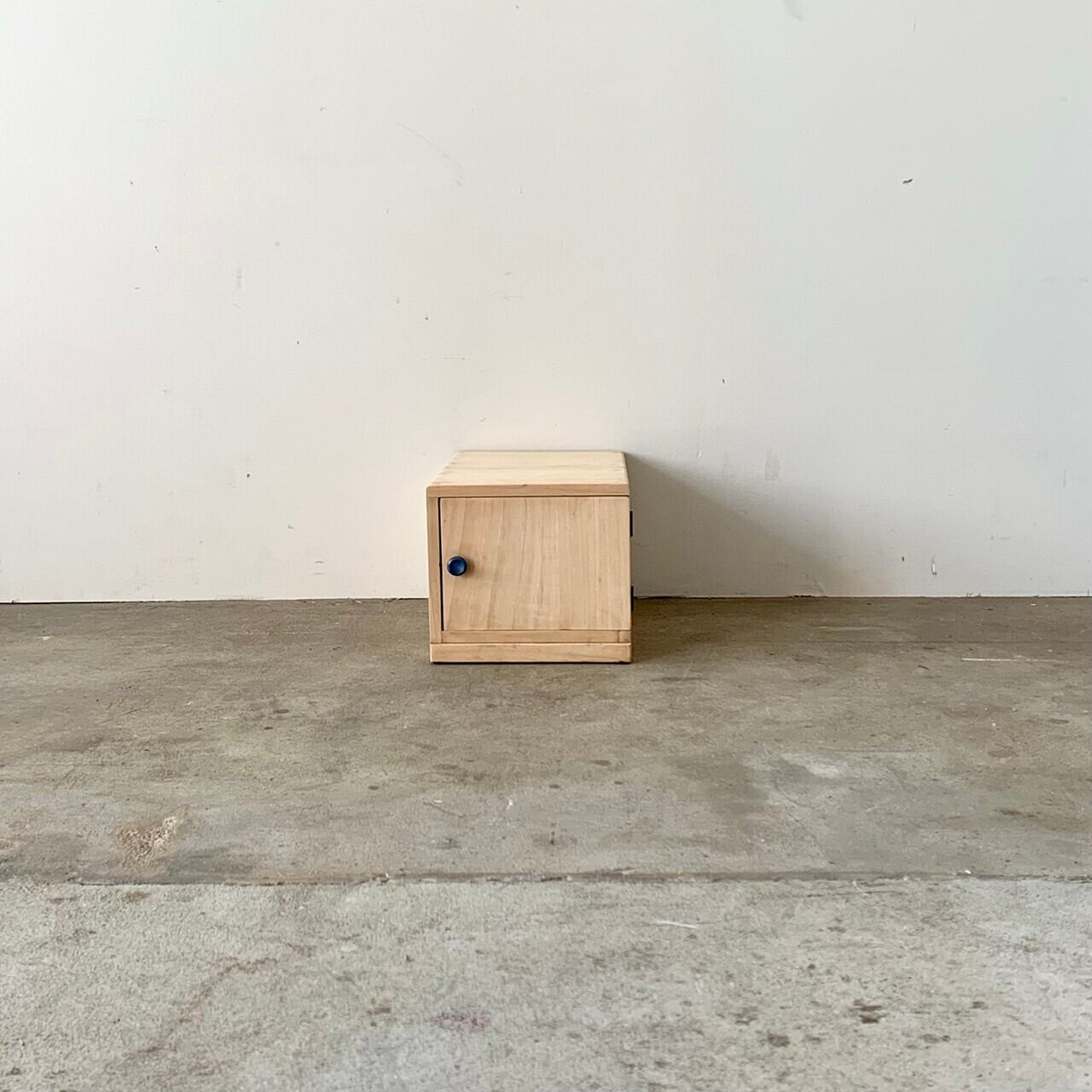 扉付きの引き出し　古道具