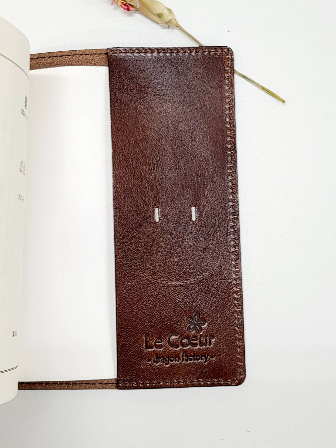 かばん屋さんの本革レザーブックカバー（チョコ） Le Coeur | dragon