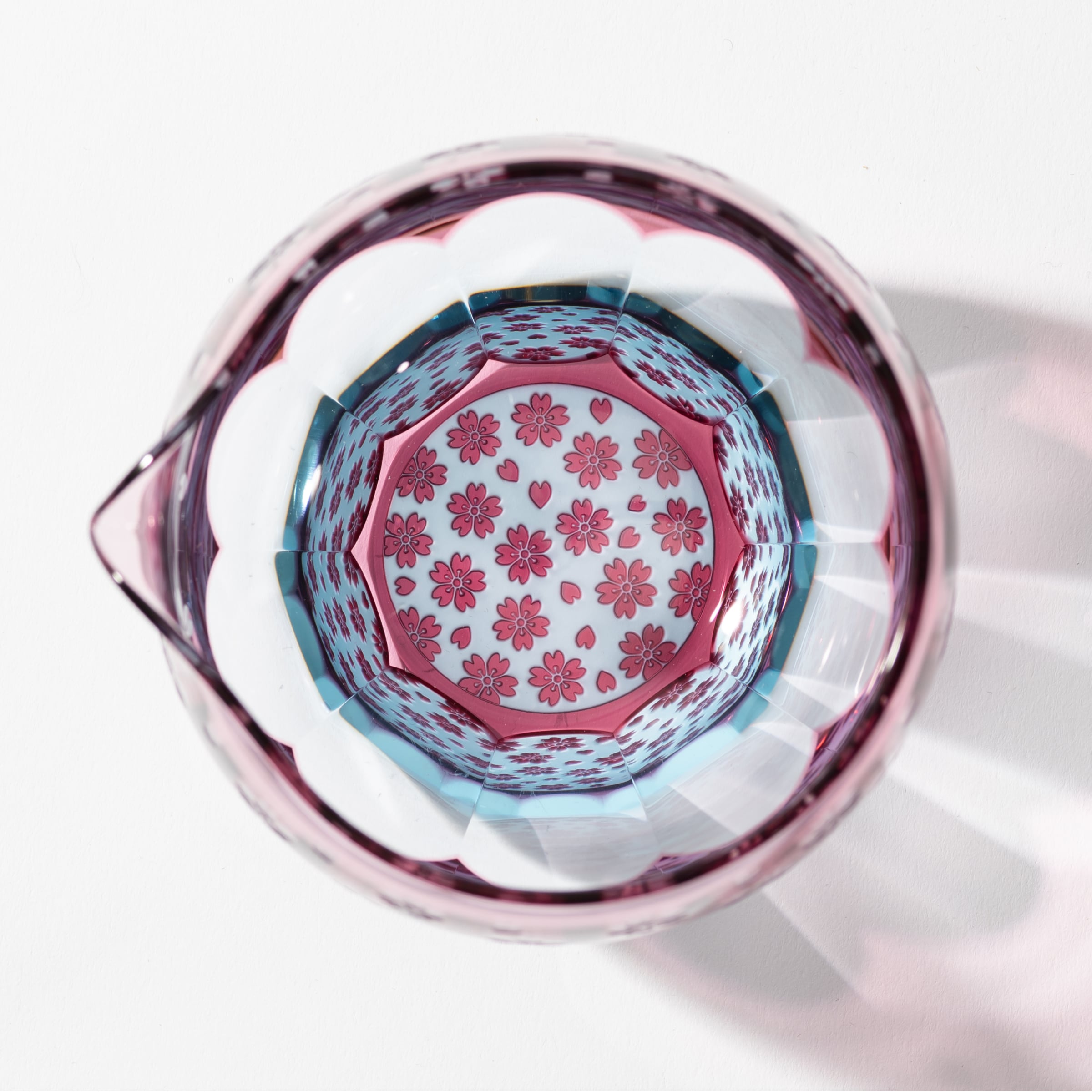 サクラサク（金赤×ライトブルー）片口 | 椎名切子（GLASS-LAB) 江戸
