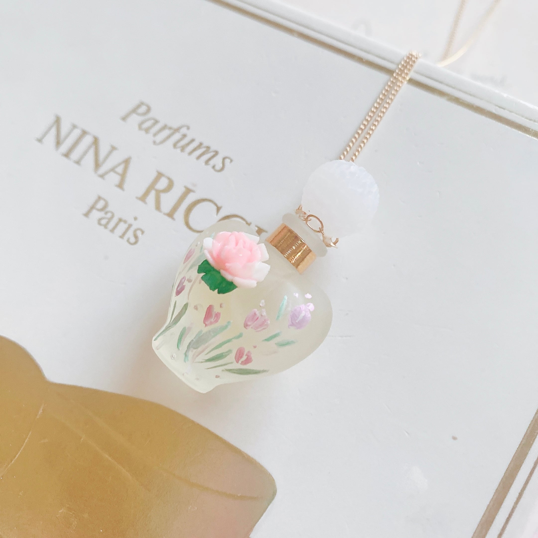 (ニナリッチリメイク)Nina Ricci Hand painted perfume neckless ペイント香水瓶ネックレス