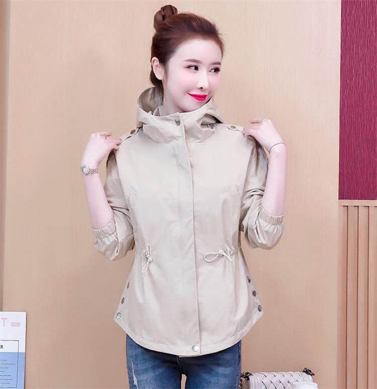 肌寒い日 アウターに今秋トレンド おしゃれな ウィンドブレーカー 短いスタイル コート