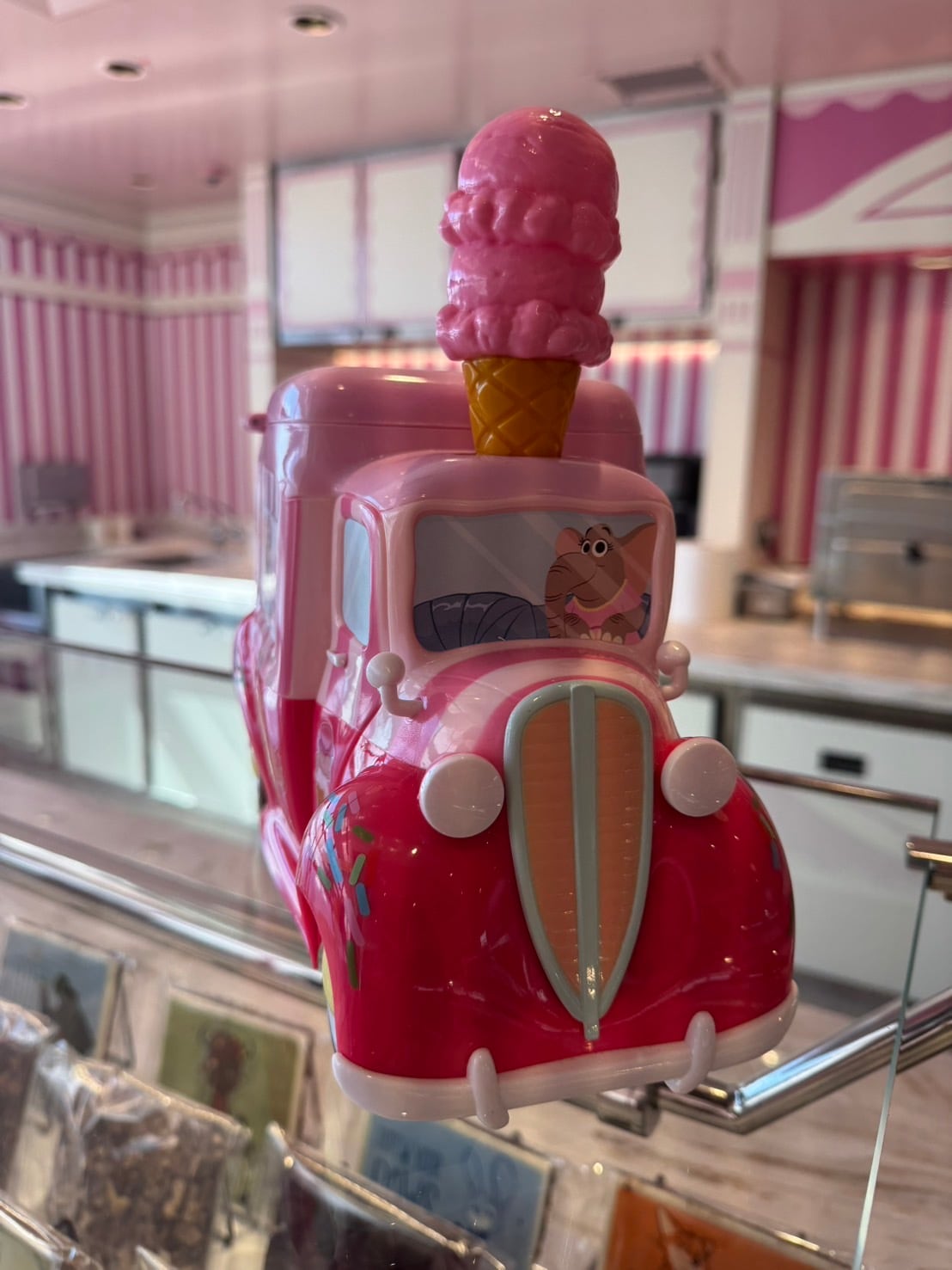 ズートピア アイスクリームパーラー『Jumbeaux's Sweets