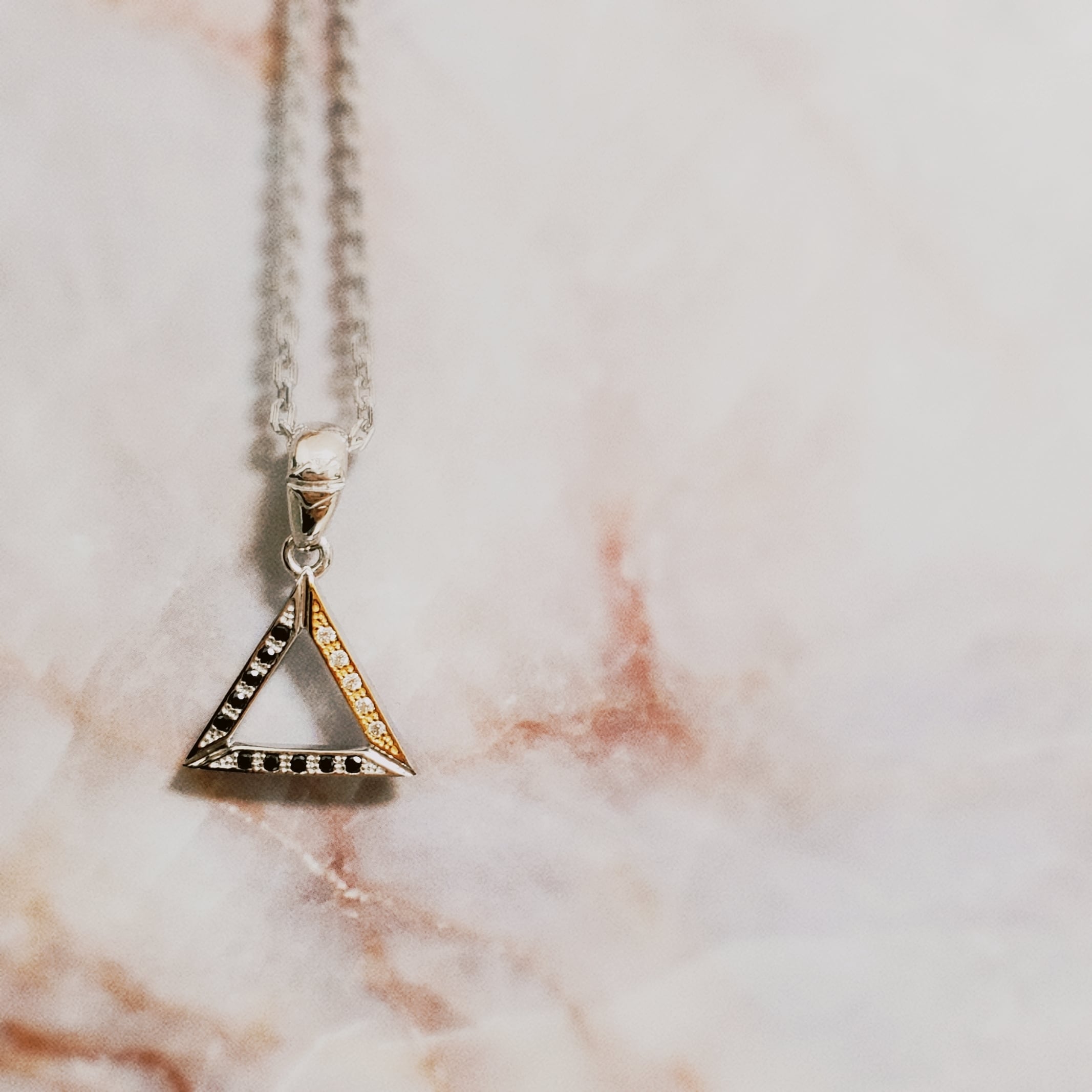 Triangle Necklace | mouchu
