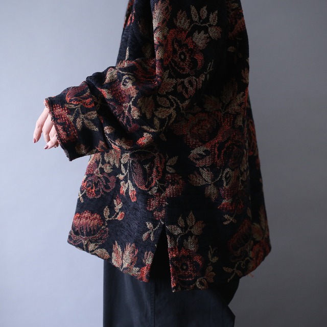 dark flower special pattern over silhouette gobelins jacket