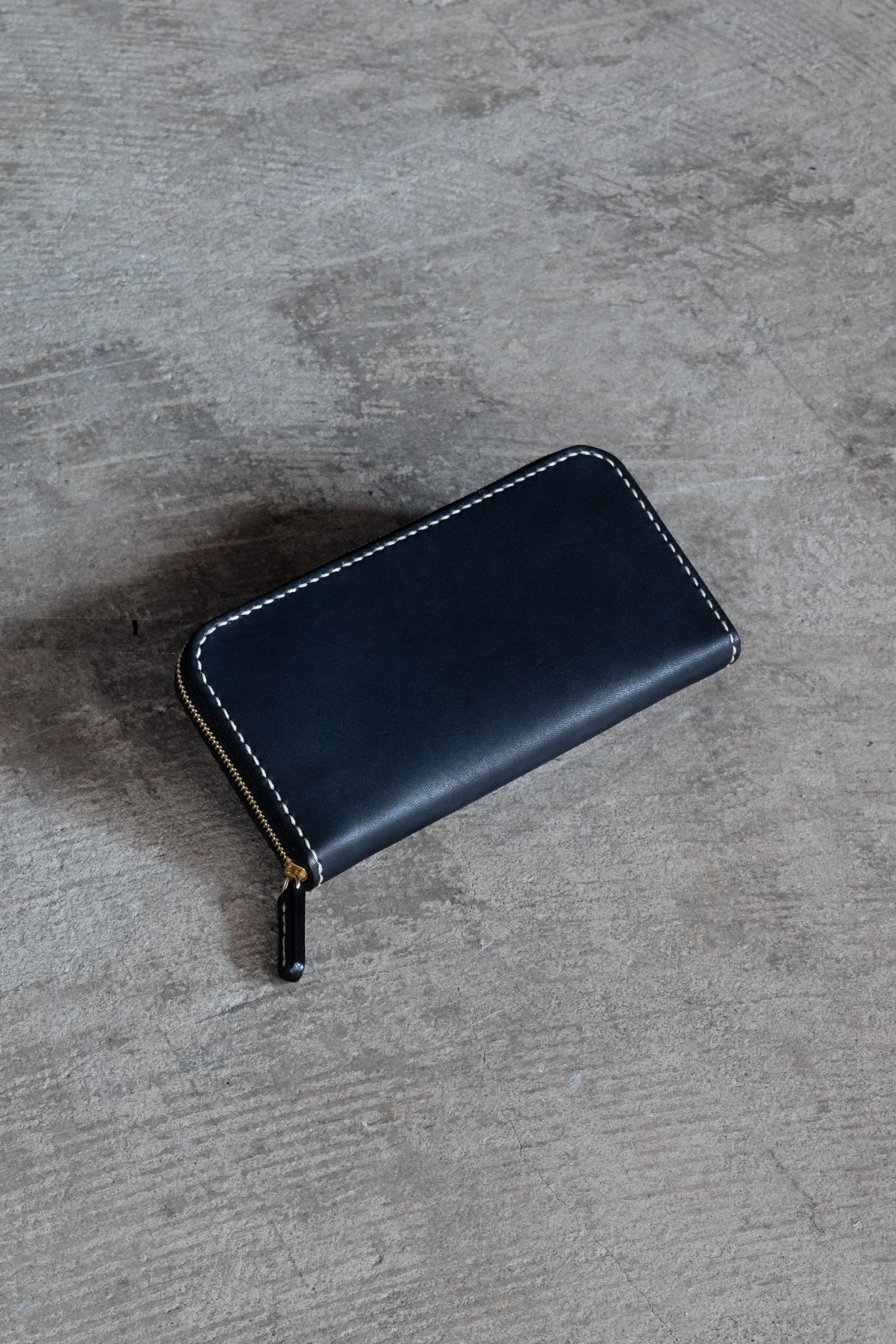 Roundzip wallet / Oil【送料無料】 | 高級皮革ならminca｜栃木レザー
