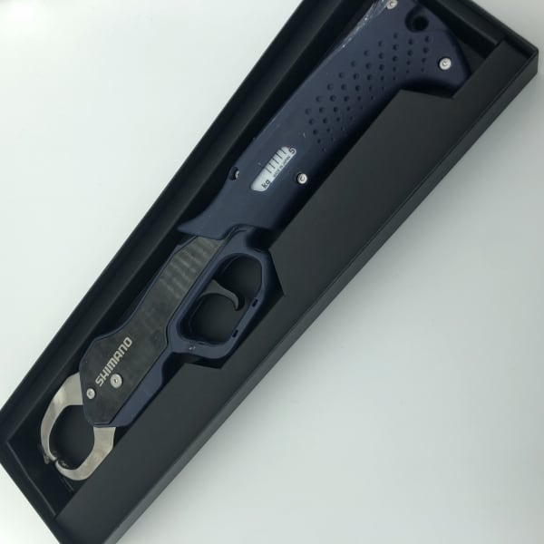 シマノ フィッシュグリップUE301T黒 中古品 【GW限定セール シマノ フィッシュグリップUE301T黒 中古品 【GW限定セール