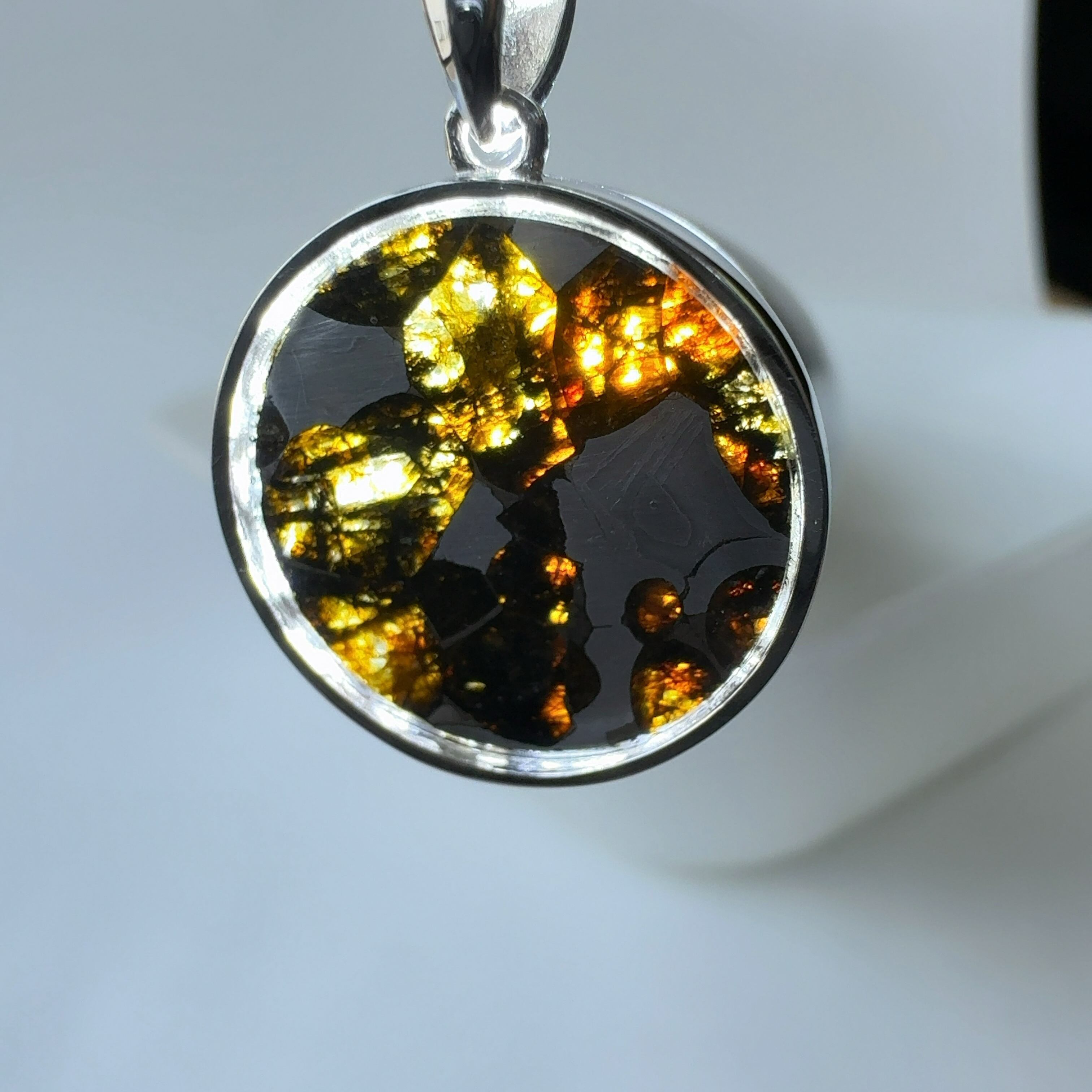 セリコ隕石の大型ブロック 1kgオーバー標本 NO.447 セリコ隕石の大型