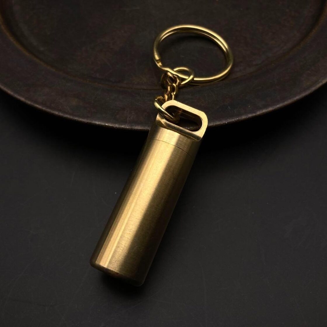 171 真鍮 キーホルダー ピルケース 薬入れ 小物入れ 防水 ビンテージ