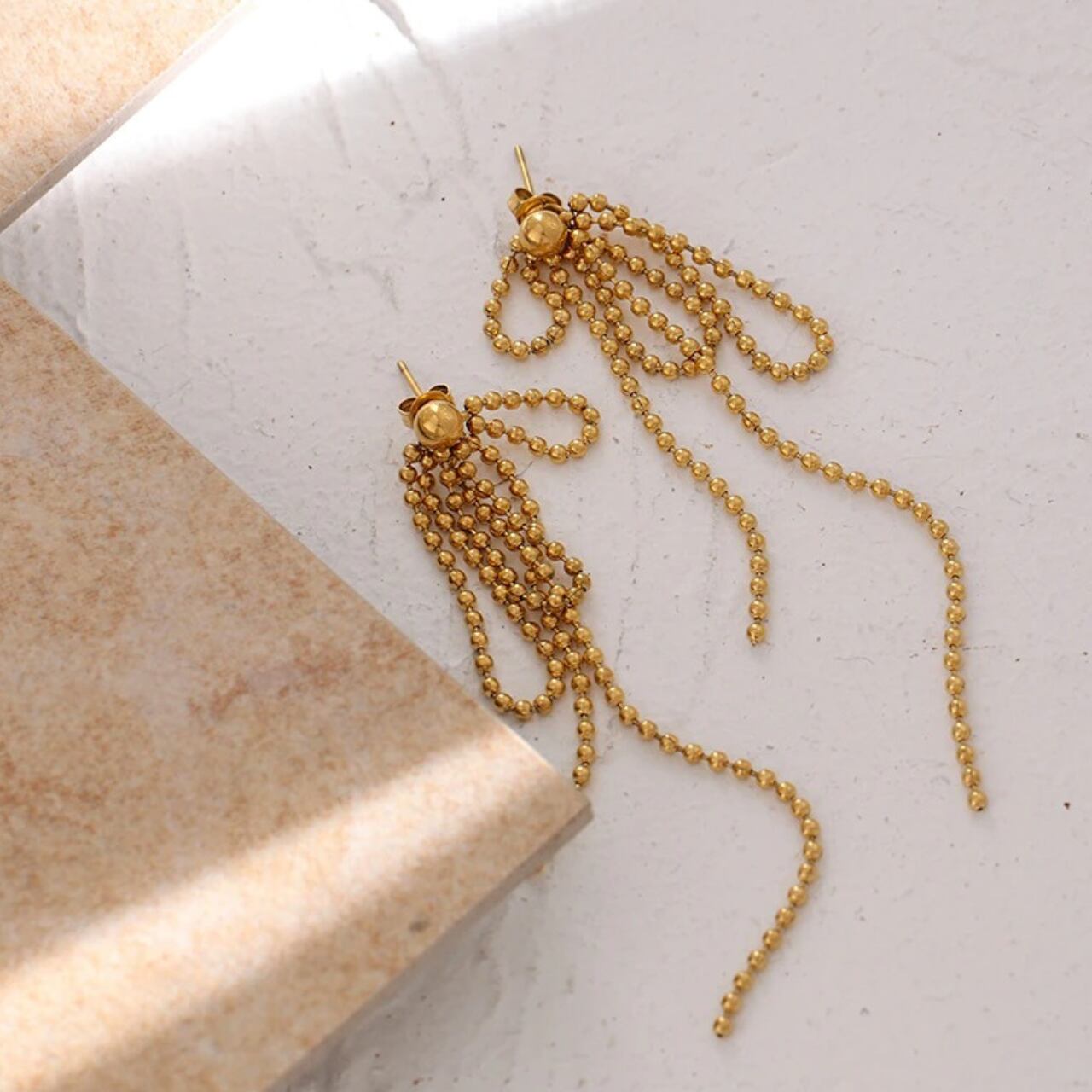 ボールチェーンリボンピアス R00217