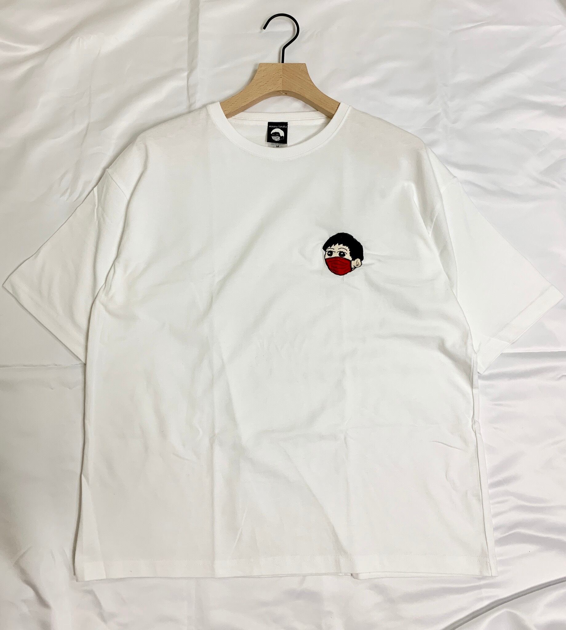 Red mask minoru tanakaTシャツwhite