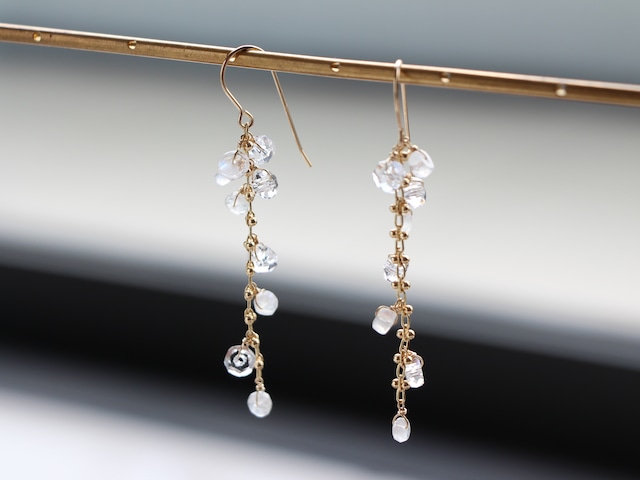 14kgf-moonstone & crystal line pierced earrings