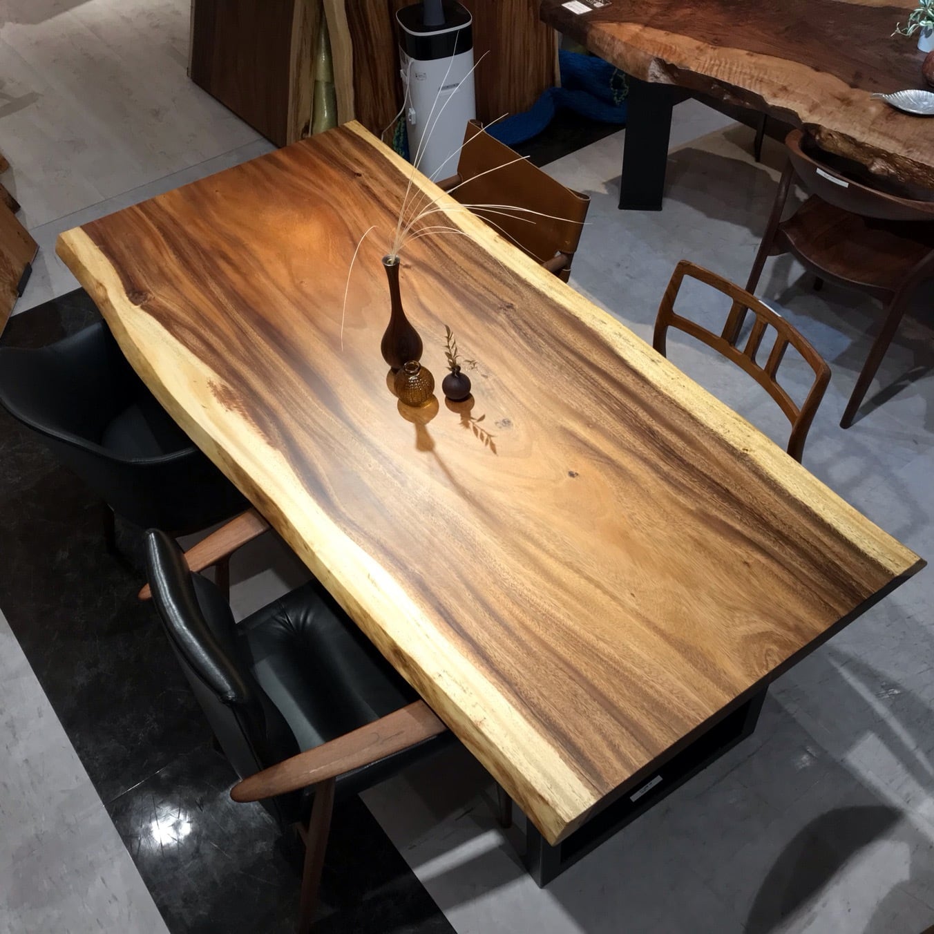 モンキーポッド 一枚板 | 千年家具 - 一枚板 テーブル専門店