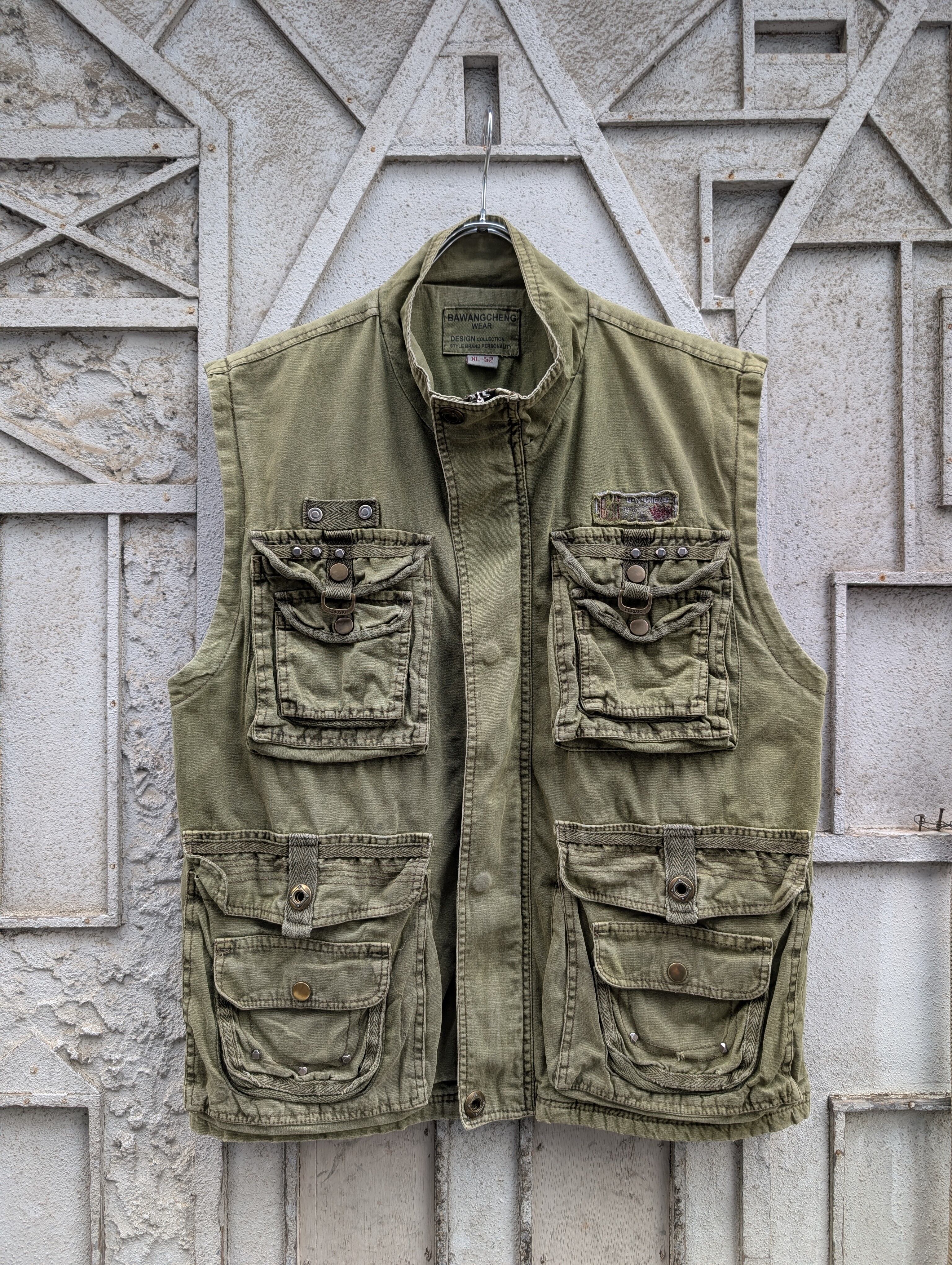 "MULTI POCKET VEST"