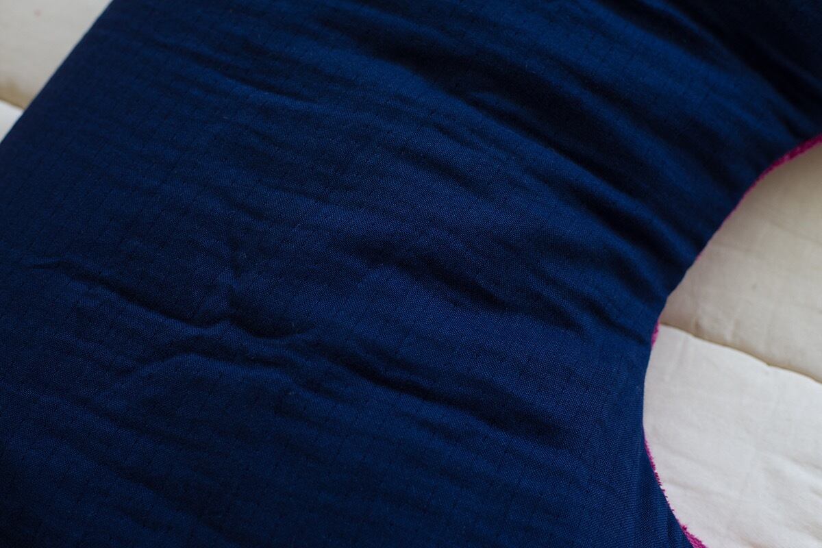 Hippopotamus｜U字 枕カバー｜ビッグサイズ／片面ロングパイル×片面