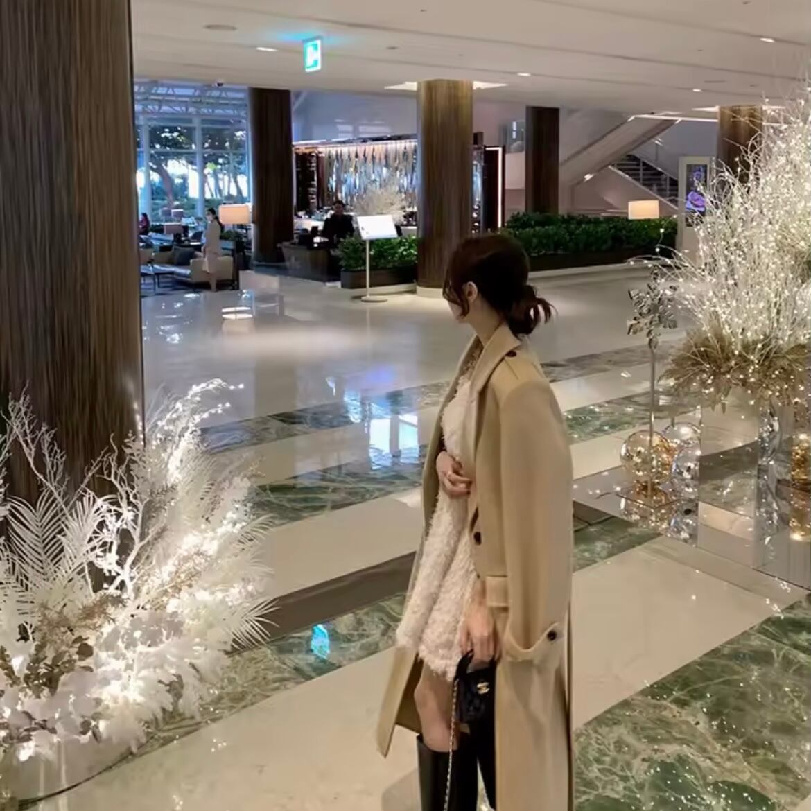 fluffy short sleeve mini dress