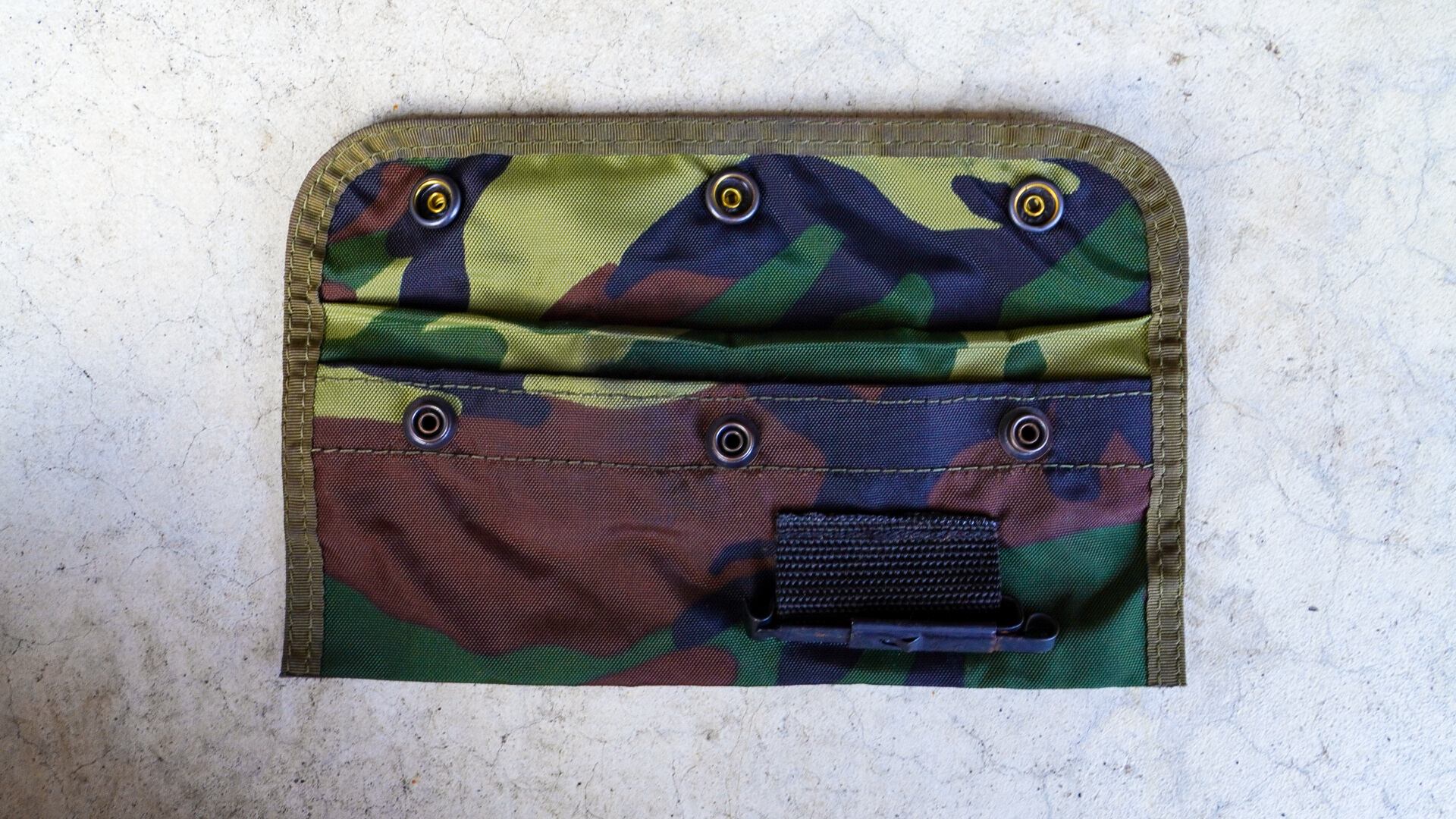 DEADSTOCK / 2000s】米軍 クリーニングキットケース (ウッドランドカモ