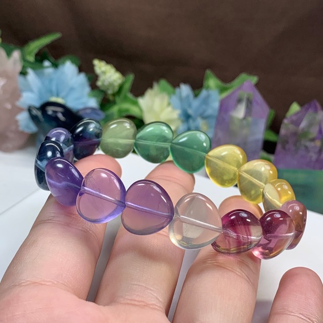 1.美発色☆ぷるんとしたフローライトハート ブレスレット