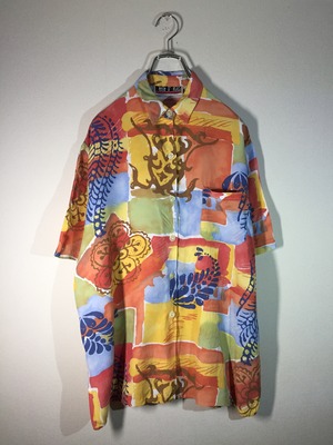 総柄 デザインシャツ 花柄 アンティーク調 ボタン逆