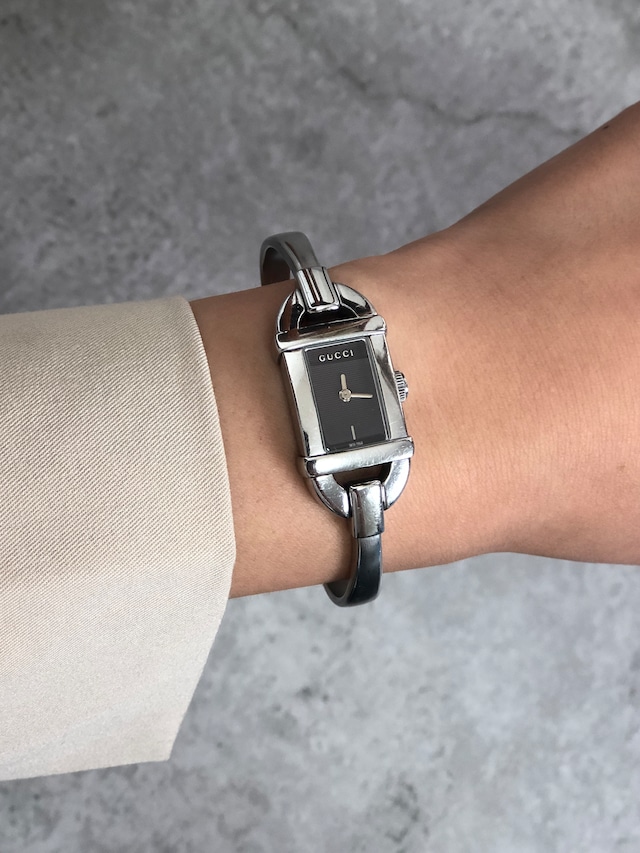 GUCCI グッチ 腕時計 シルバー ステンレススチール バングル型 6800L vintage ヴィンテージ オールド 4cxr5p