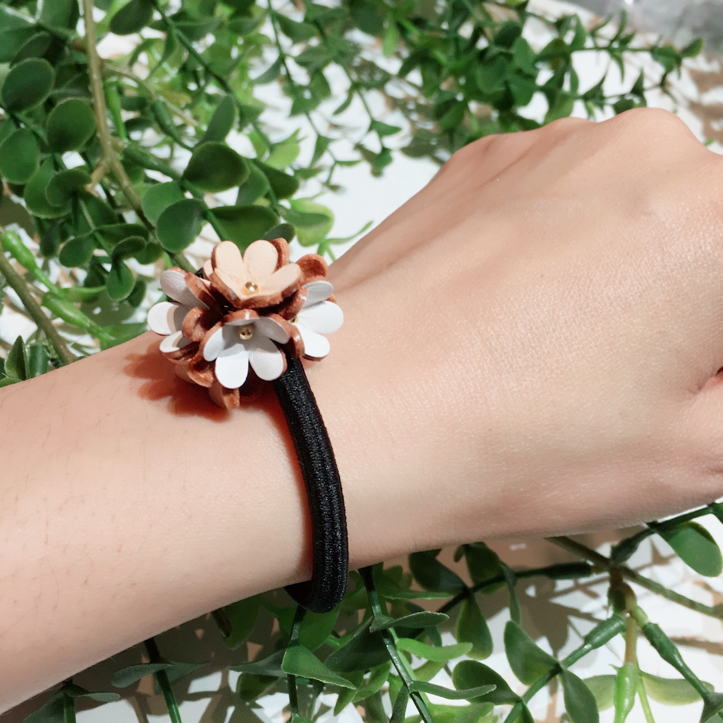 ジャスミン ヘアゴム(ホワイトナチュラルカラー） | Allamanda-leather