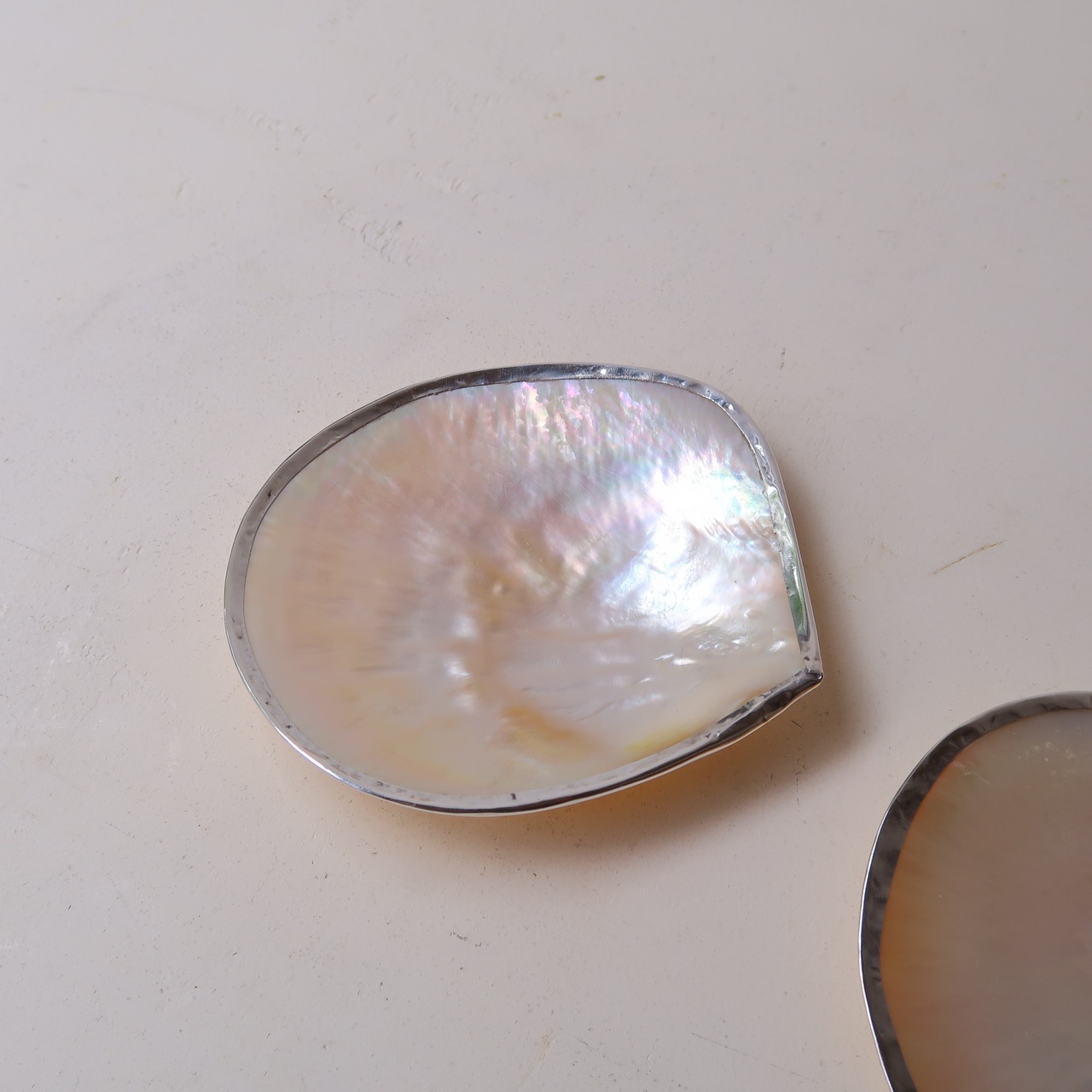 シルバーなふちのシェル