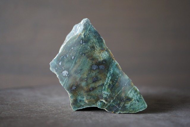 ブラジル バイーア州産サーペンティン（蛇紋石）Serpentin 1071