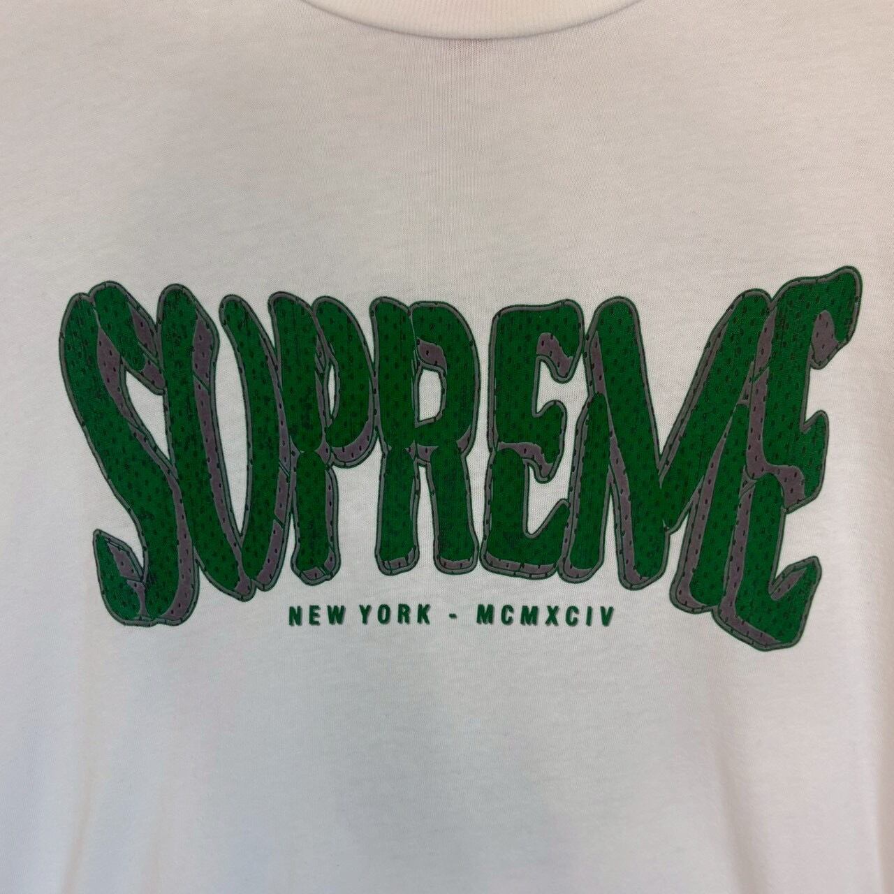 supreme シュプリーム Tシャツ M センターロゴ プリントロゴ | 古着屋