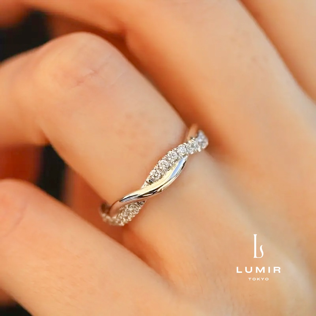 【数量限定アイテム】ジルコニアツイストリング