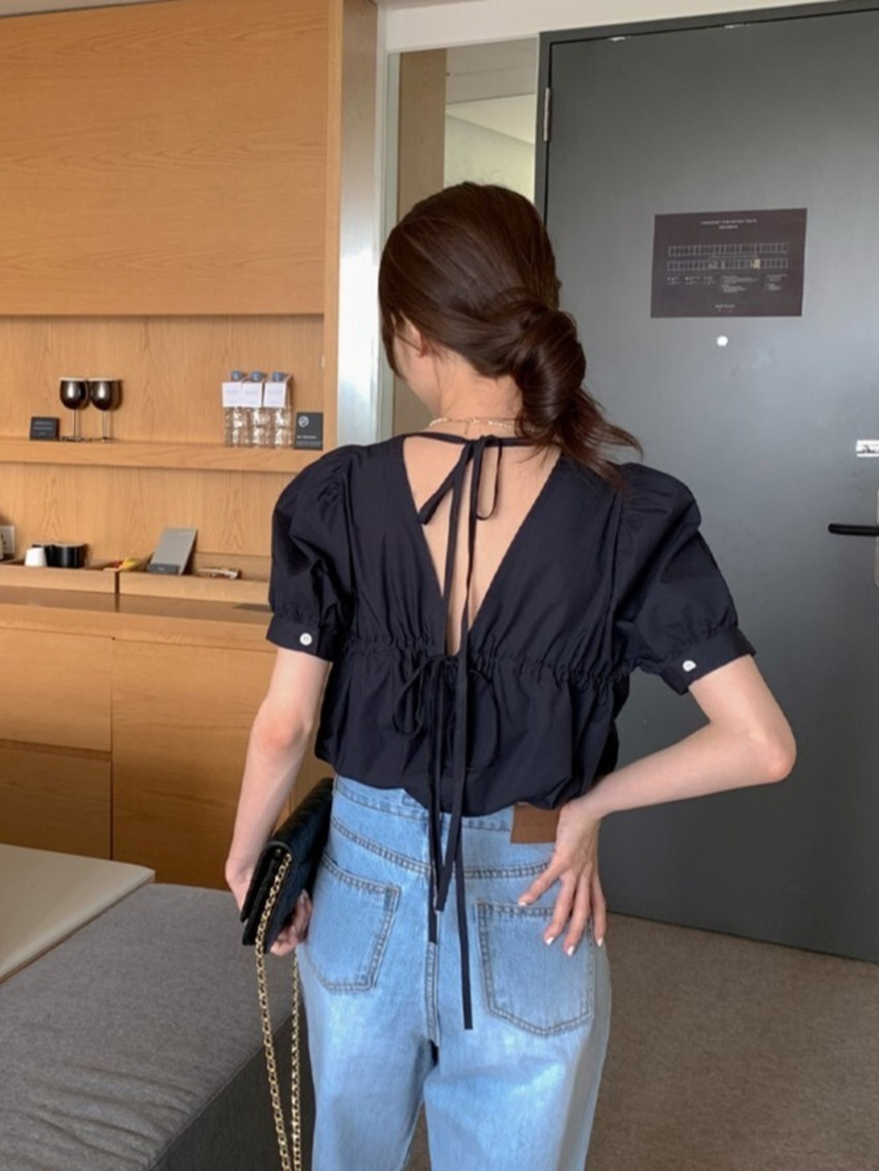 バックオープンブラウス D1373