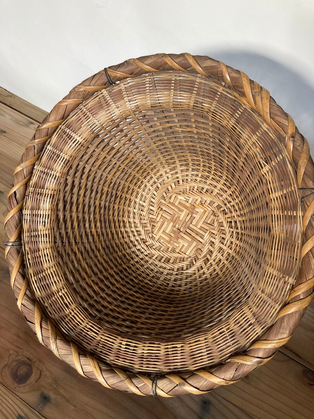 ヴィンテージの竹籠