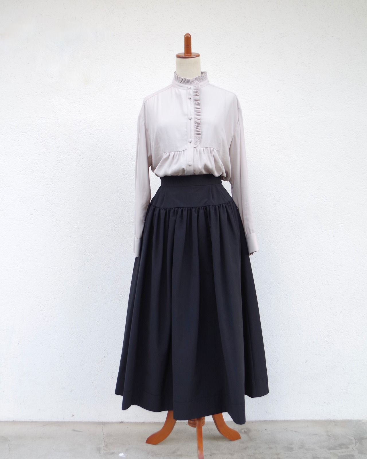 Pale Jute Black skirt Ⅱ