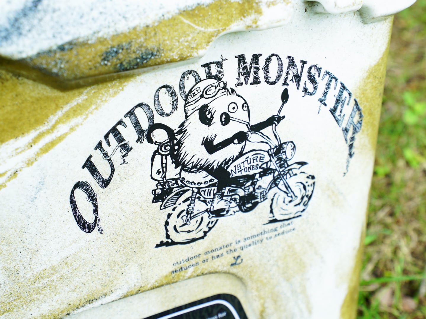 NATURE TONES /OUTDOOR MONSTER BIGカッティング転写ステッカー