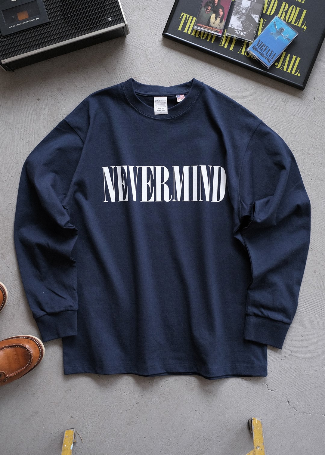 "nevermind" l/s shirt in navy