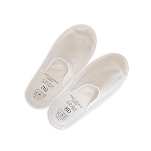 215011 ROOM_FOOTWEAR M / WHITE