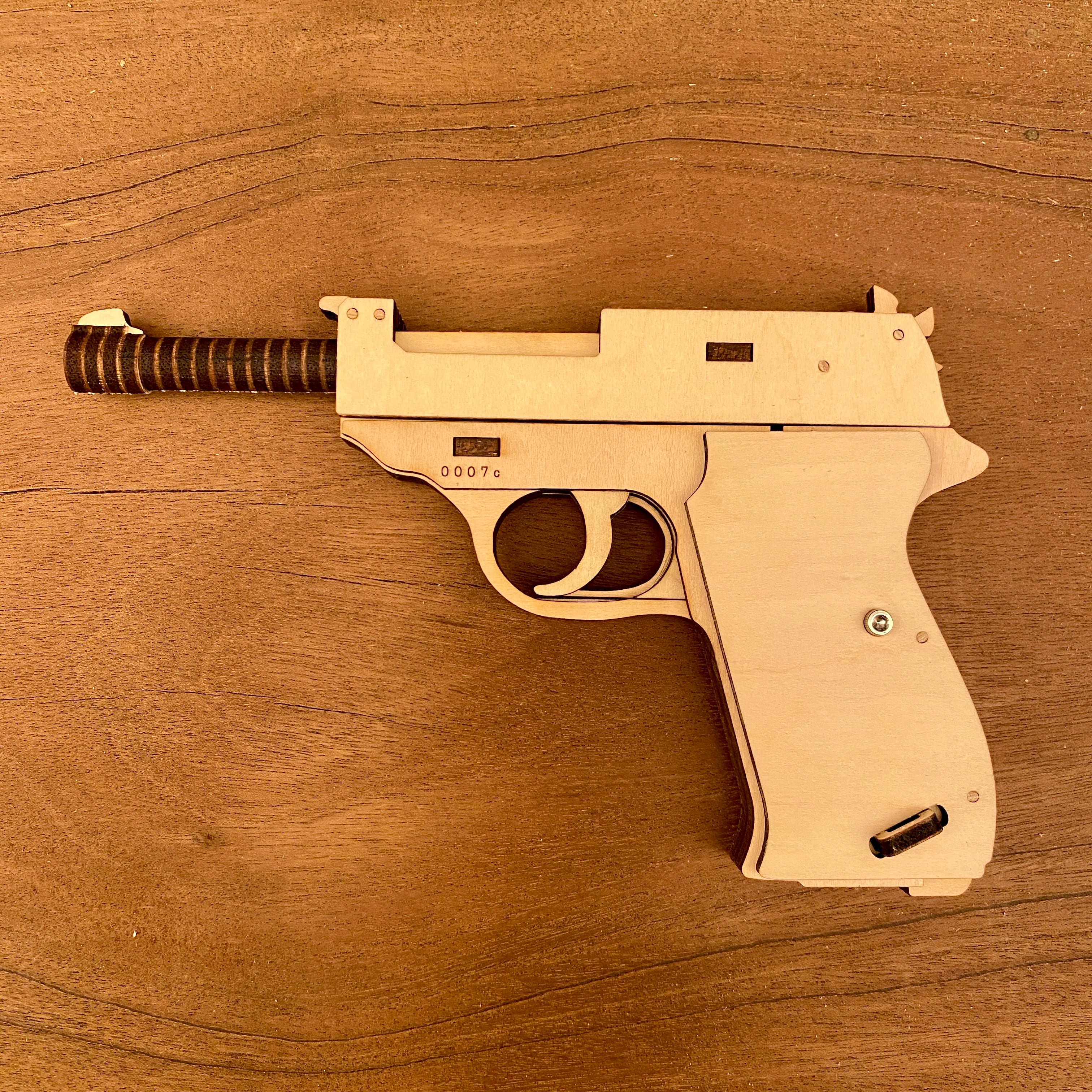 木製連射式輪ゴム銃ワルサーp38タイプ！-