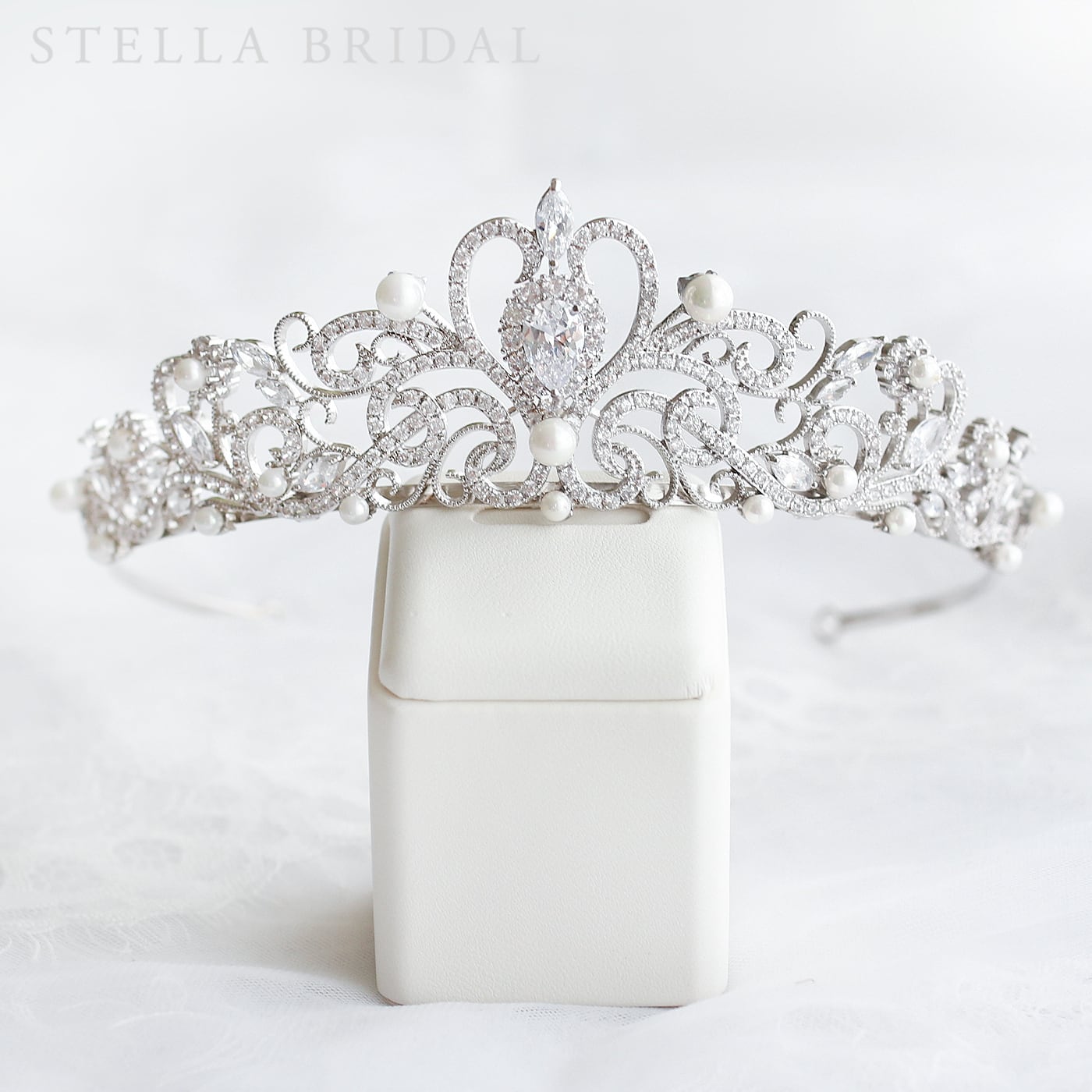 Stella Bridalのティアラ